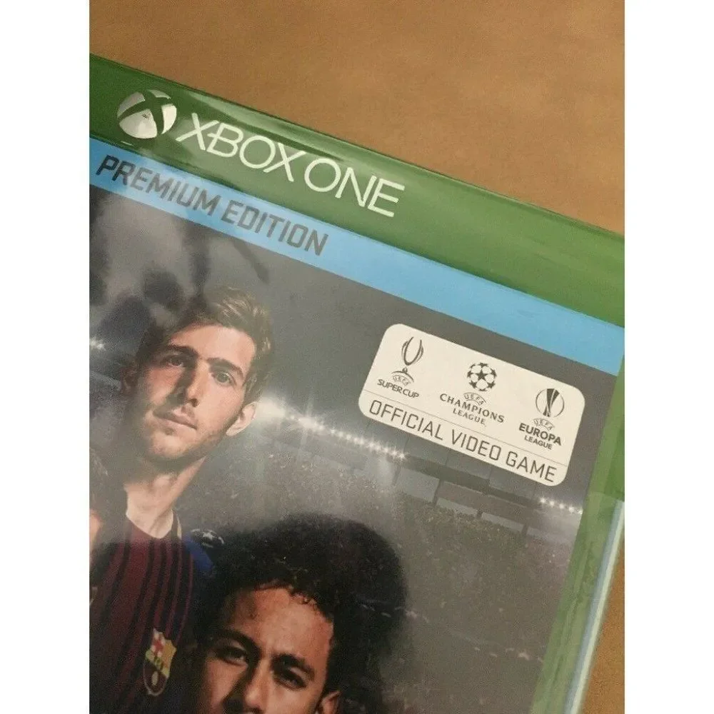 PES 2018 Pro Evolution Soccer 2018 XBOX One NEW